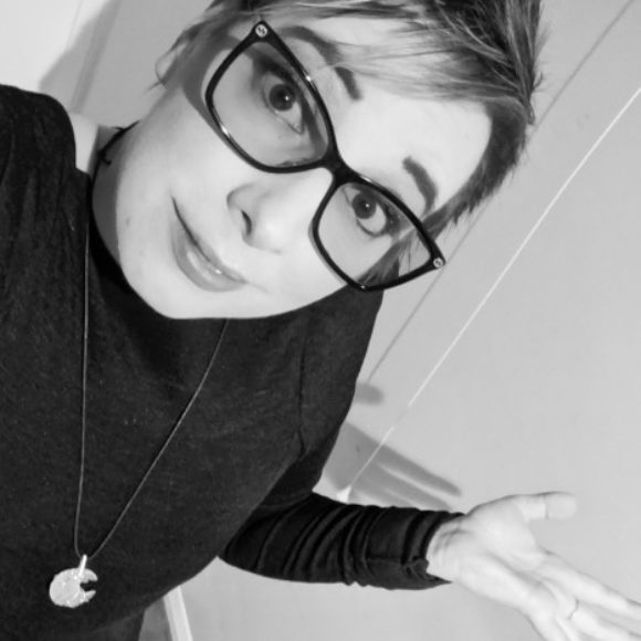 Profile picture of Zoe @sciencejelly Instagram or Twitter