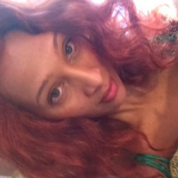 Profile picture of Roxanne Davis