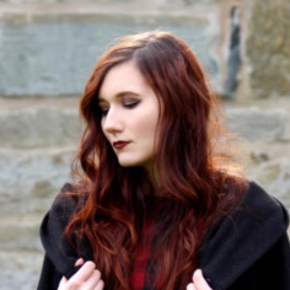 Profile picture of Alina Naomi