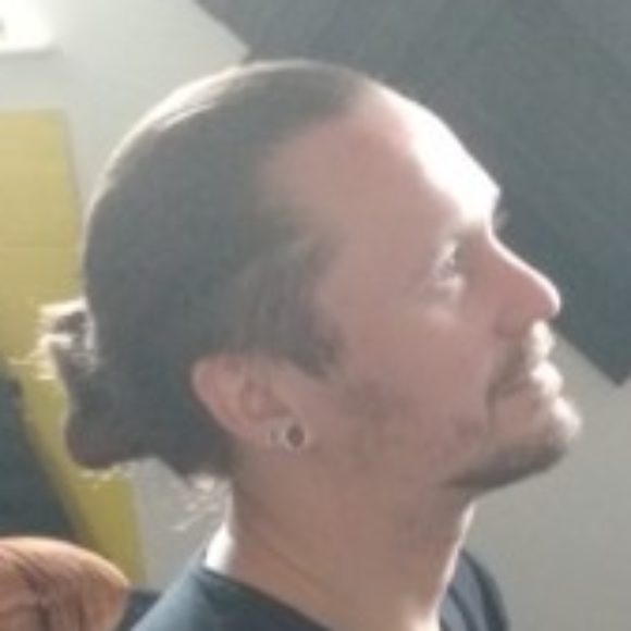 Profile picture of Simon