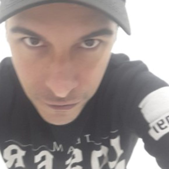 Profile picture of Simon